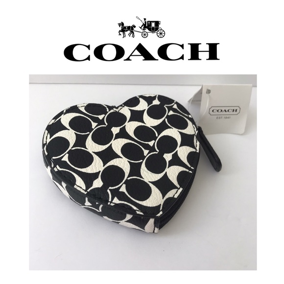 Coach Handbags - ❤️🆕 NWT Coach Signature Coin Case